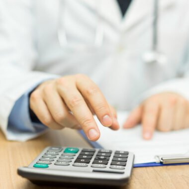 رواتب مساعد الطبيب (PA) في عام 2021